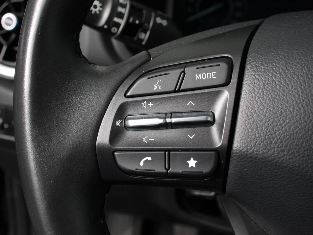 Hyundai Kona Hyundai Kona 1.0 T-GDI Comfort Climate control Cruise control Parkeersensoren LED Keyless Navigatie Apple Carplay/ Android Auto