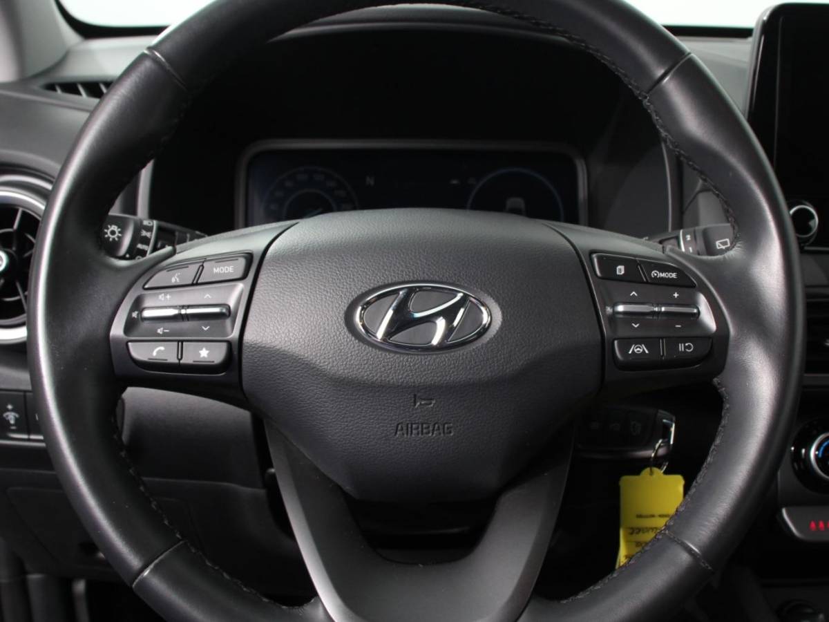 Hyundai Kona Hyundai Kona 1.0 T-GDI Comfort Climate control Cruise control Parkeersensoren LED Keyless Navigatie Apple Carplay/ Android Auto