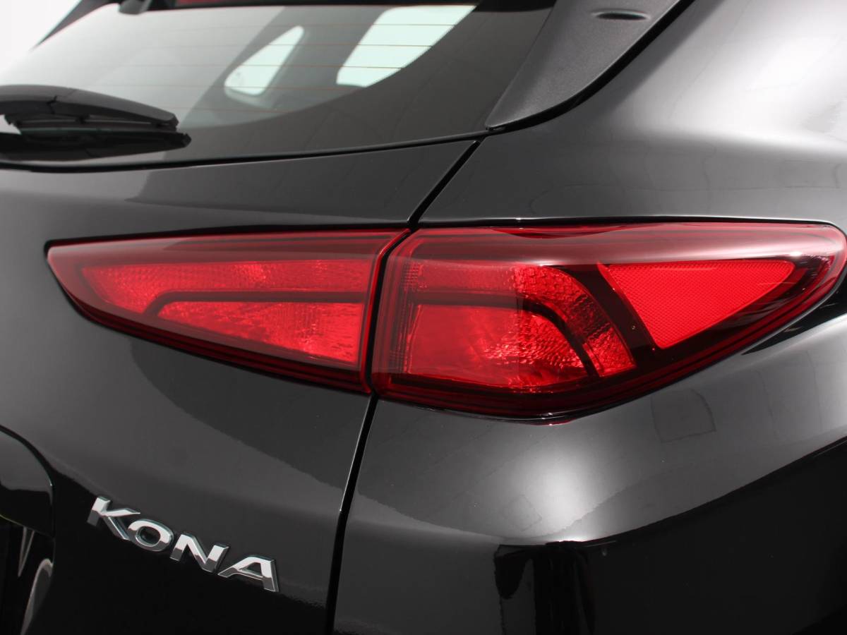 Hyundai Kona Hyundai Kona 1.0 T-GDI Comfort Climate control Cruise control Parkeersensoren LED Keyless Navigatie Apple Carplay/ Android Auto