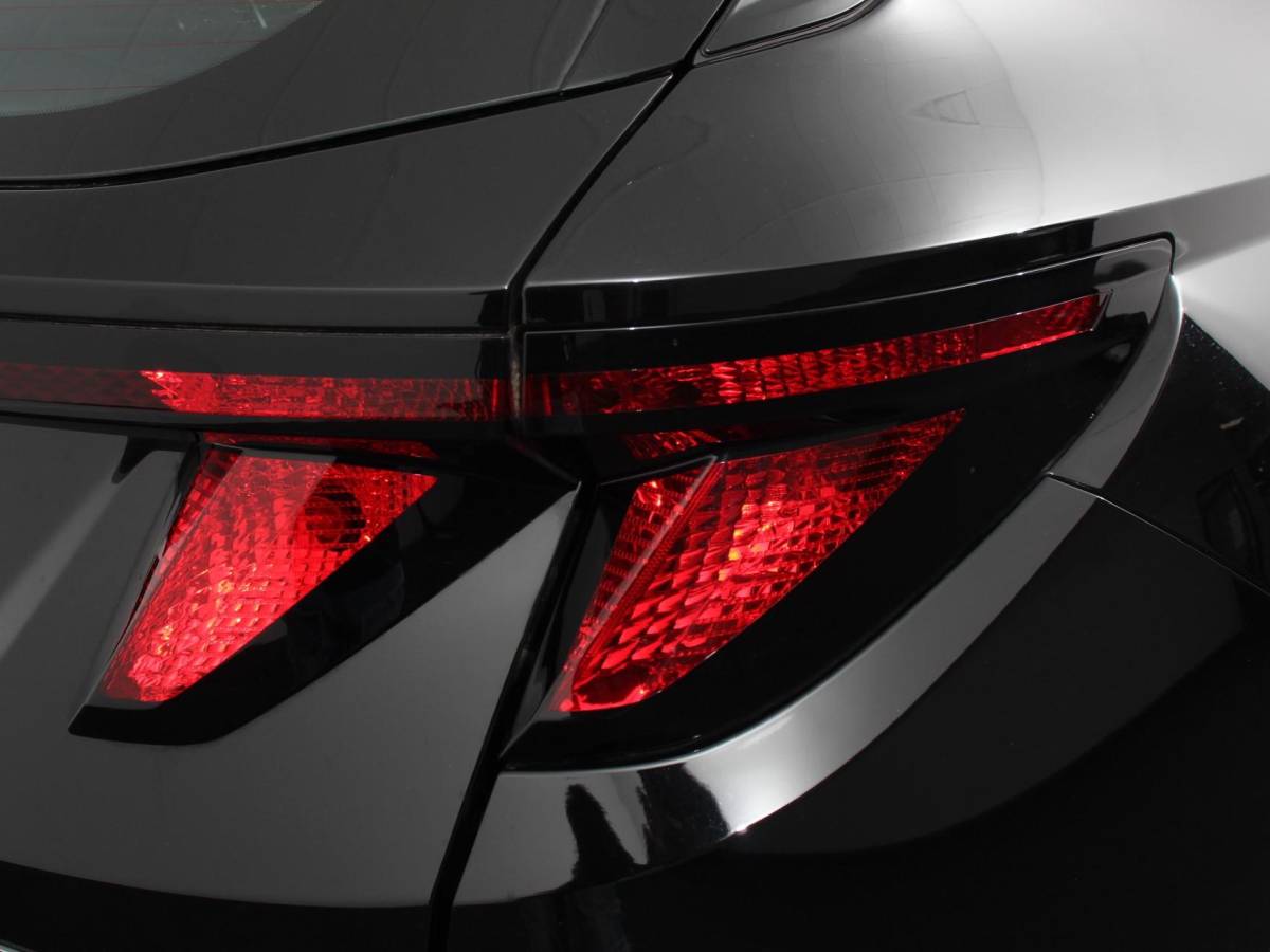 Hyundai Tucson Hybrid Hyundai Tucson 1.6 T-GDI HEV Comfort | Climate control | Adaptieve Cruise Control | Parkeersensoren | Achteruitrij camera | Navigatie | Voorstoelen verwarmd | Apple Carplay/ Android Auto