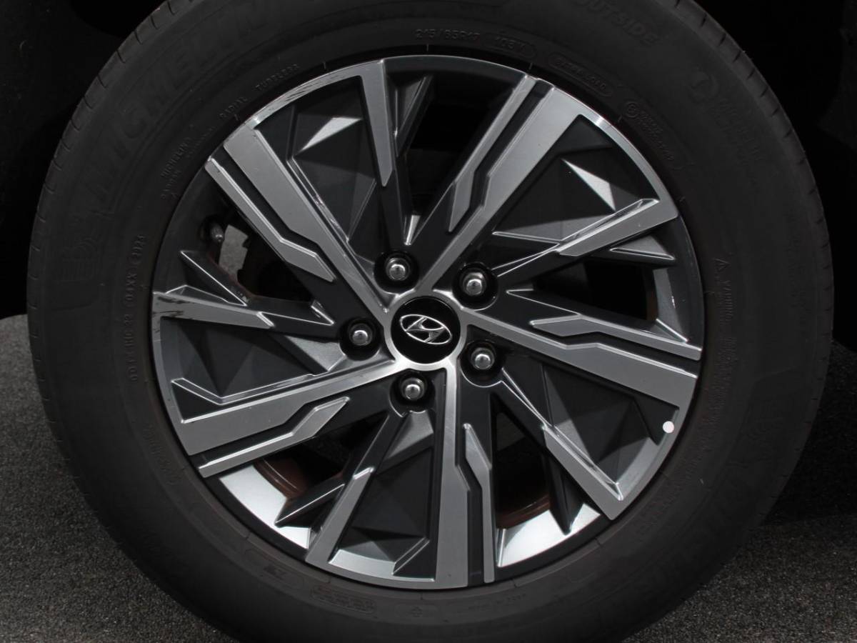 Hyundai Tucson Hybrid Hyundai Tucson 1.6 T-GDI HEV Comfort | Climate control | Adaptieve Cruise Control | Parkeersensoren | Achteruitrij camera | Navigatie | Voorstoelen verwarmd | Apple Carplay/ Android Auto