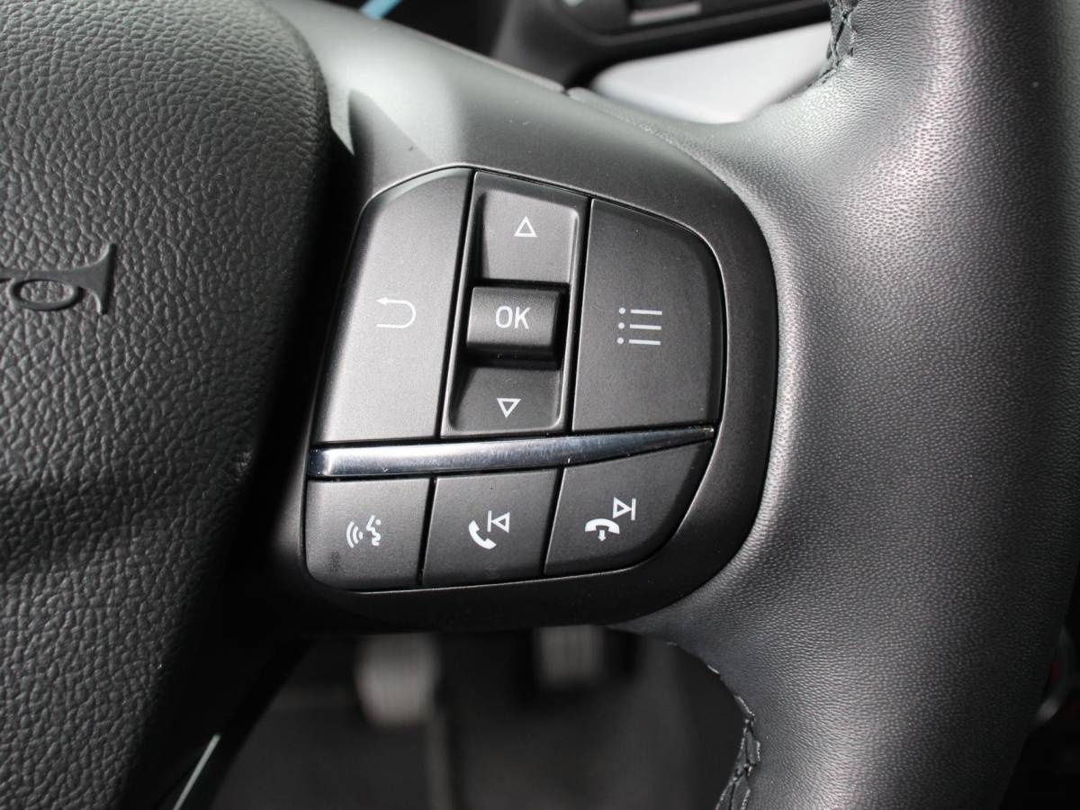 Ford Focus Ford Focus 1.0 EcoBoost 125pk Titanium Style | Navigatie | Parkeer pakket | Winter pakket | Stoel en stuur verwarming | Climate Control | Led | Extra getint glas