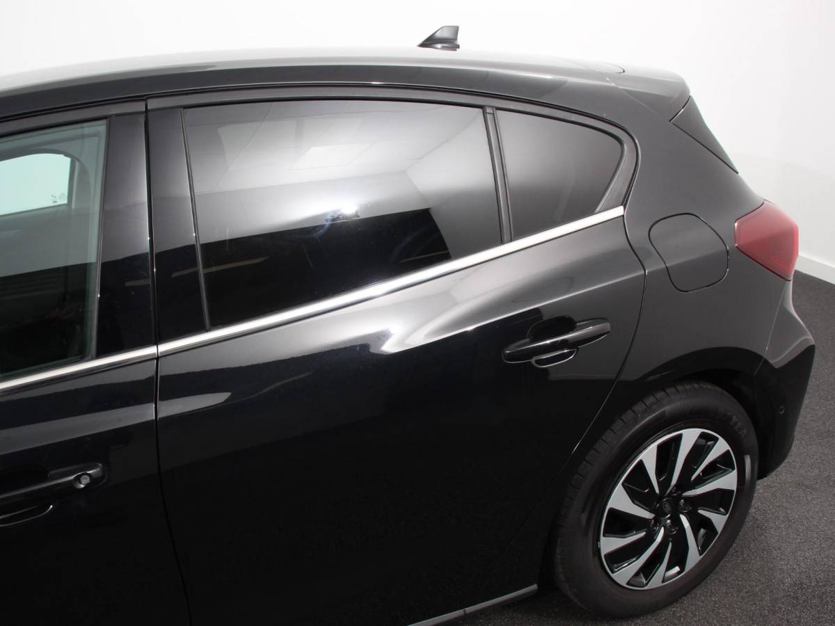 Ford Focus Ford Focus 1.0 EcoBoost 125pk Titanium Style | Navigatie | Parkeer pakket | Winter pakket | Stoel en stuur verwarming | Climate Control | Led | Extra getint glas