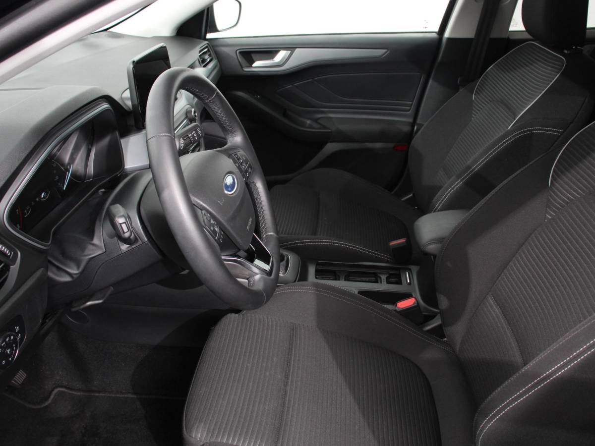 Ford Focus Ford Focus 1.0 EcoBoost 125pk Titanium Style | Navigatie | Parkeer pakket | Winter pakket | Stoel en stuur verwarming | Climate Control | Led | Extra getint glas