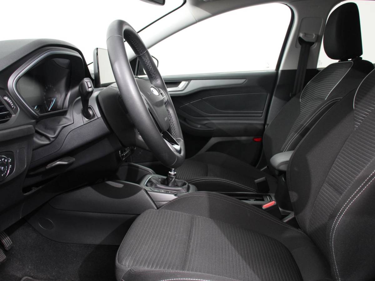Ford Focus Ford Focus 1.0 EcoBoost 125pk Titanium Style | Navigatie | Parkeer pakket | Winter pakket | Stoel en stuur verwarming | Climate Control | Led | Extra getint glas