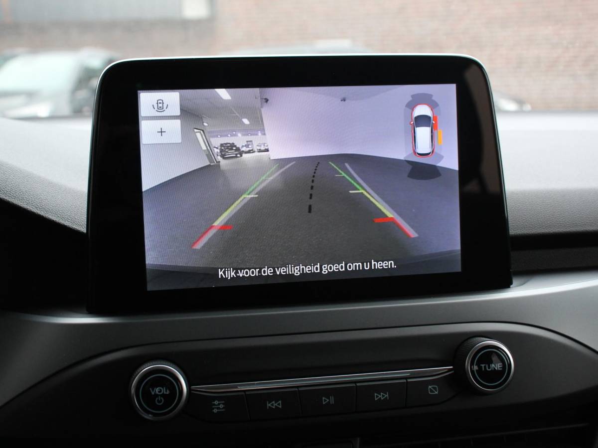 Ford Focus Ford Focus 1.0 EcoBoost 125pk Titanium Style | Navigatie | Parkeer pakket | Winter pakket | Stoel en stuur verwarming | Climate Control | Led | Extra getint glas