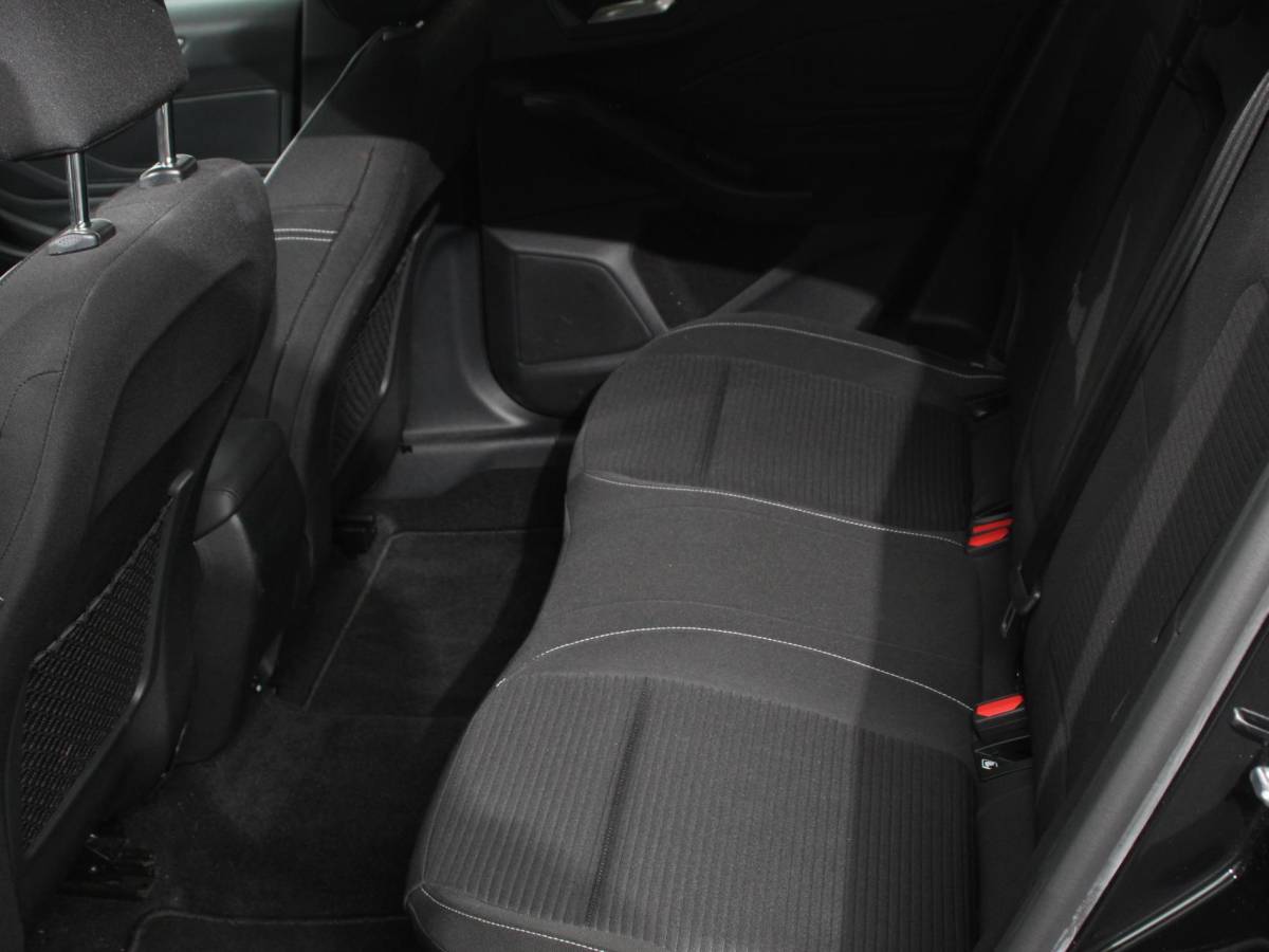 Ford Focus Ford Focus 1.0 EcoBoost 125pk Titanium Style | Navigatie | Parkeer pakket | Winter pakket | Stoel en stuur verwarming | Climate Control | Led | Extra getint glas