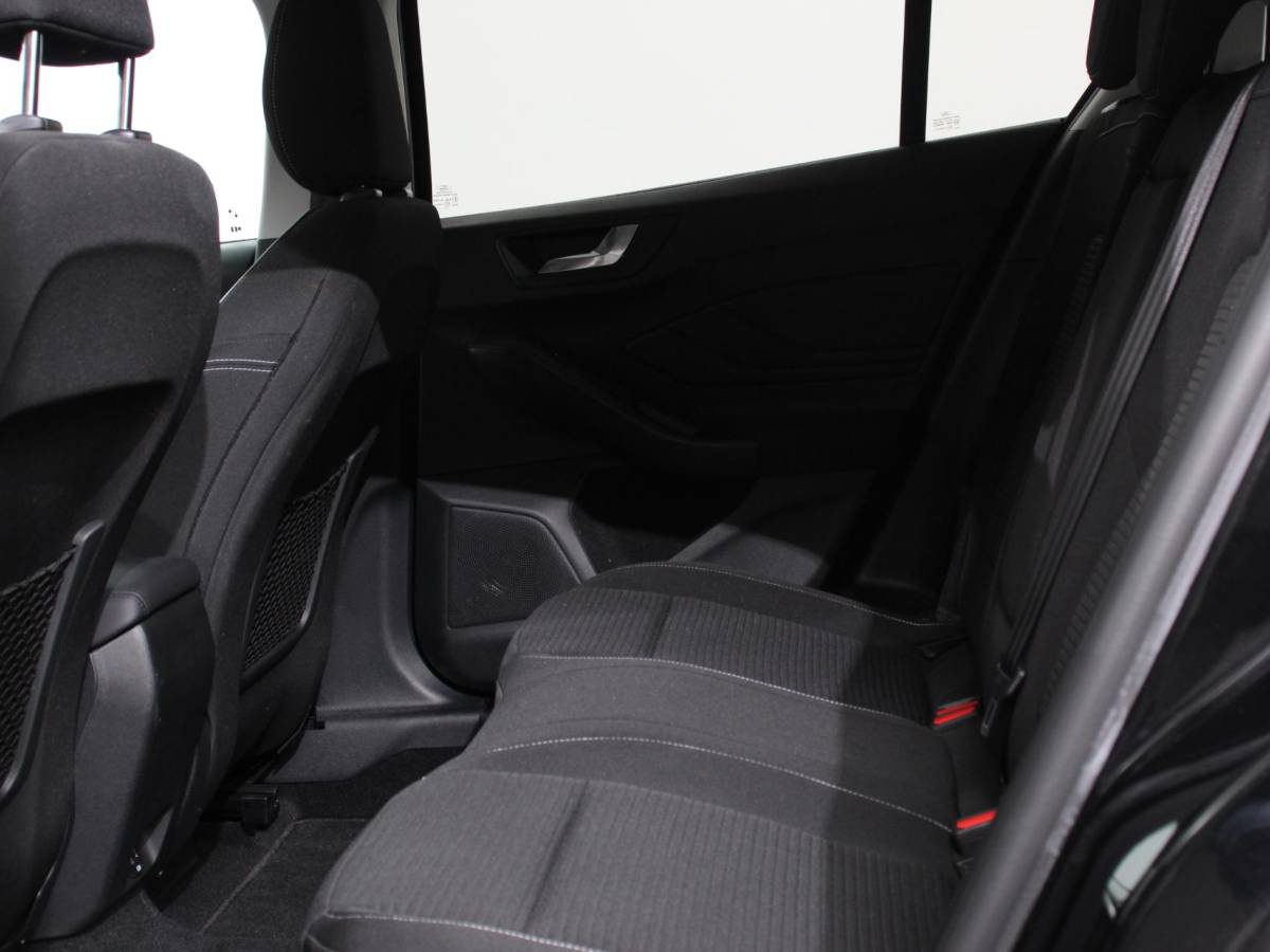 Ford Focus Ford Focus 1.0 EcoBoost 125pk Titanium Style | Navigatie | Parkeer pakket | Winter pakket | Stoel en stuur verwarming | Climate Control | Led | Extra getint glas