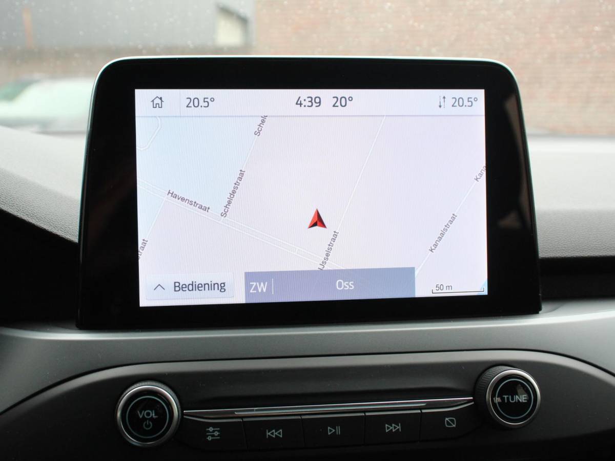 Ford Focus Ford Focus 1.0 EcoBoost 125pk Titanium Style | Navigatie | Parkeer pakket | Winter pakket | Stoel en stuur verwarming | Climate Control | Led | Extra getint glas