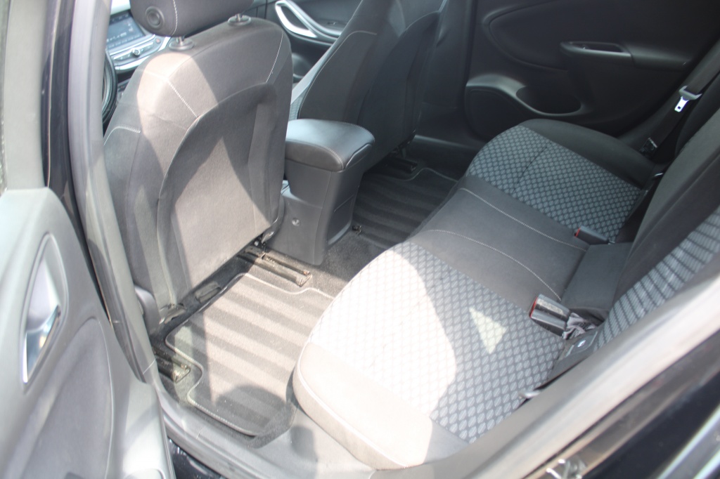 Opel Astra Opel Astra 1.4 T. Business+