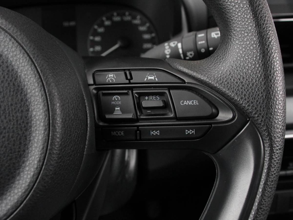 Mazda 2 Hybrid Mazda 2 Hybrid 1.5 Prime-line Airco Adaptieve cruise control Achteruitrijcamera Lane assist Radio Apple Carplay/ Android auto