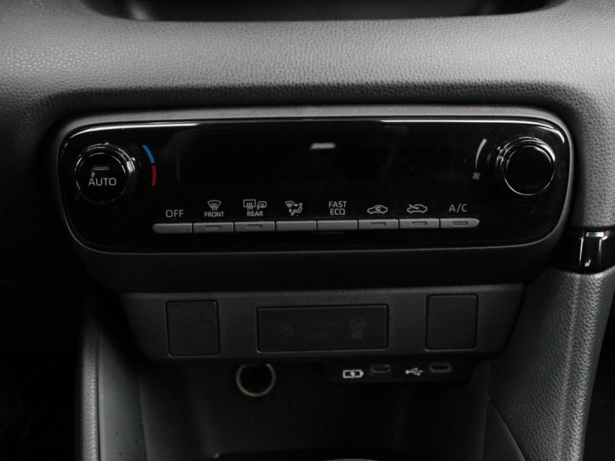 Mazda 2 Hybrid Mazda 2 Hybrid 1.5 Prime-line Airco Adaptieve cruise control Achteruitrijcamera Lane assist Radio Apple Carplay/ Android auto
