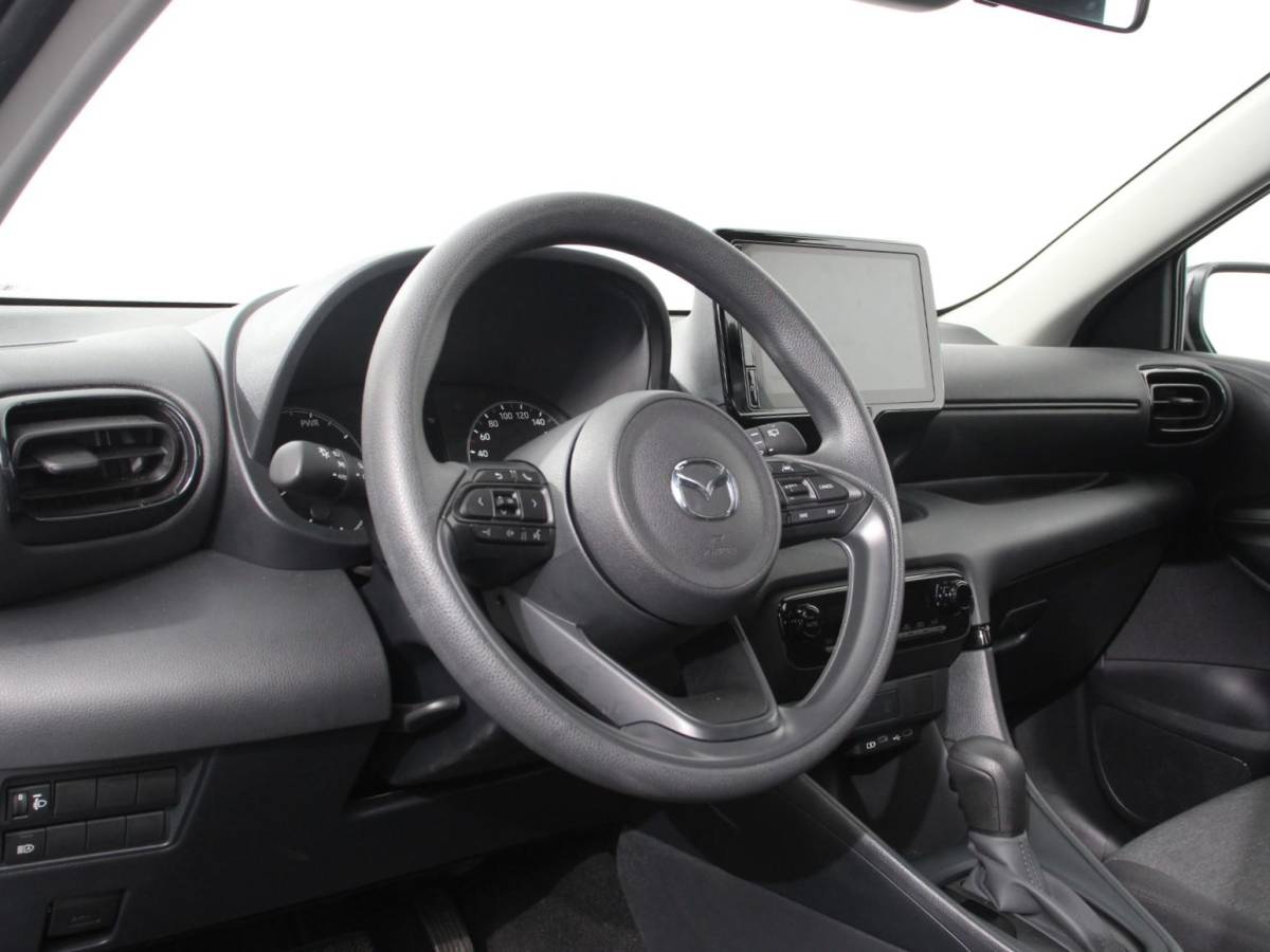 Mazda 2 Hybrid Mazda 2 Hybrid 1.5 Prime-line Airco Adaptieve cruise control Achteruitrijcamera Lane assist Radio Apple Carplay/ Android auto