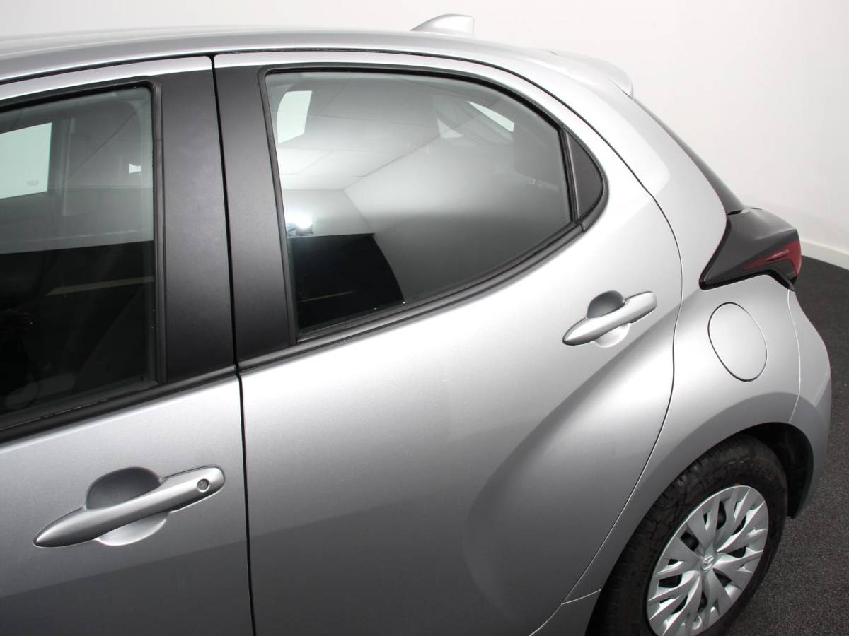 Mazda 2 Hybrid Mazda 2 Hybrid 1.5 Prime-line Airco Adaptieve cruise control Achteruitrijcamera Lane assist Radio Apple Carplay/ Android auto