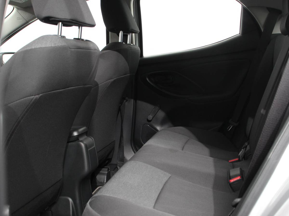 Mazda 2 Hybrid Mazda 2 Hybrid 1.5 Prime-line Airco Adaptieve cruise control Achteruitrijcamera Lane assist Radio Apple Carplay/ Android auto