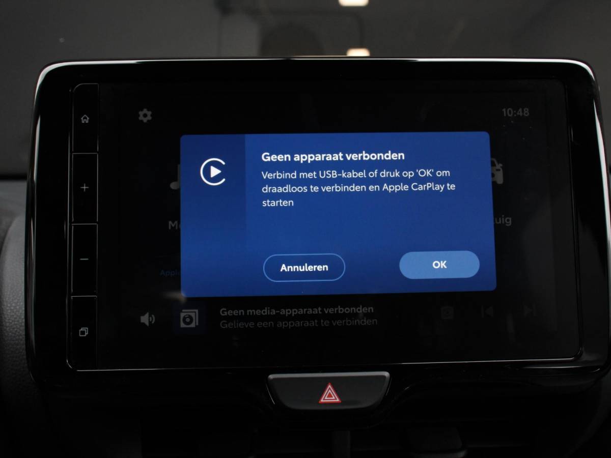 Mazda 2 Hybrid Mazda 2 Hybrid 1.5 Prime-line Airco Adaptieve cruise control Achteruitrijcamera Lane assist Radio Apple Carplay/ Android auto