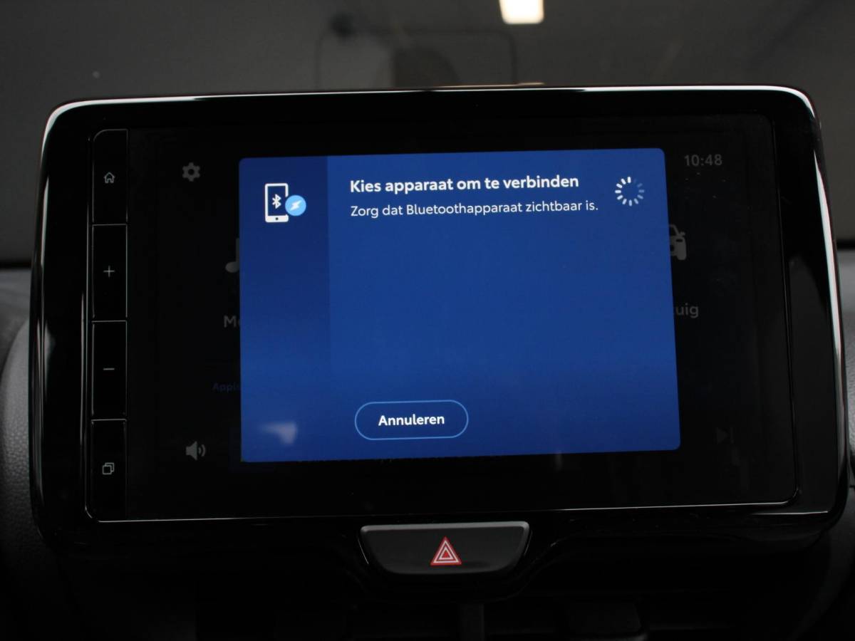 Mazda 2 Hybrid Mazda 2 Hybrid 1.5 Prime-line Airco Adaptieve cruise control Achteruitrijcamera Lane assist Radio Apple Carplay/ Android auto