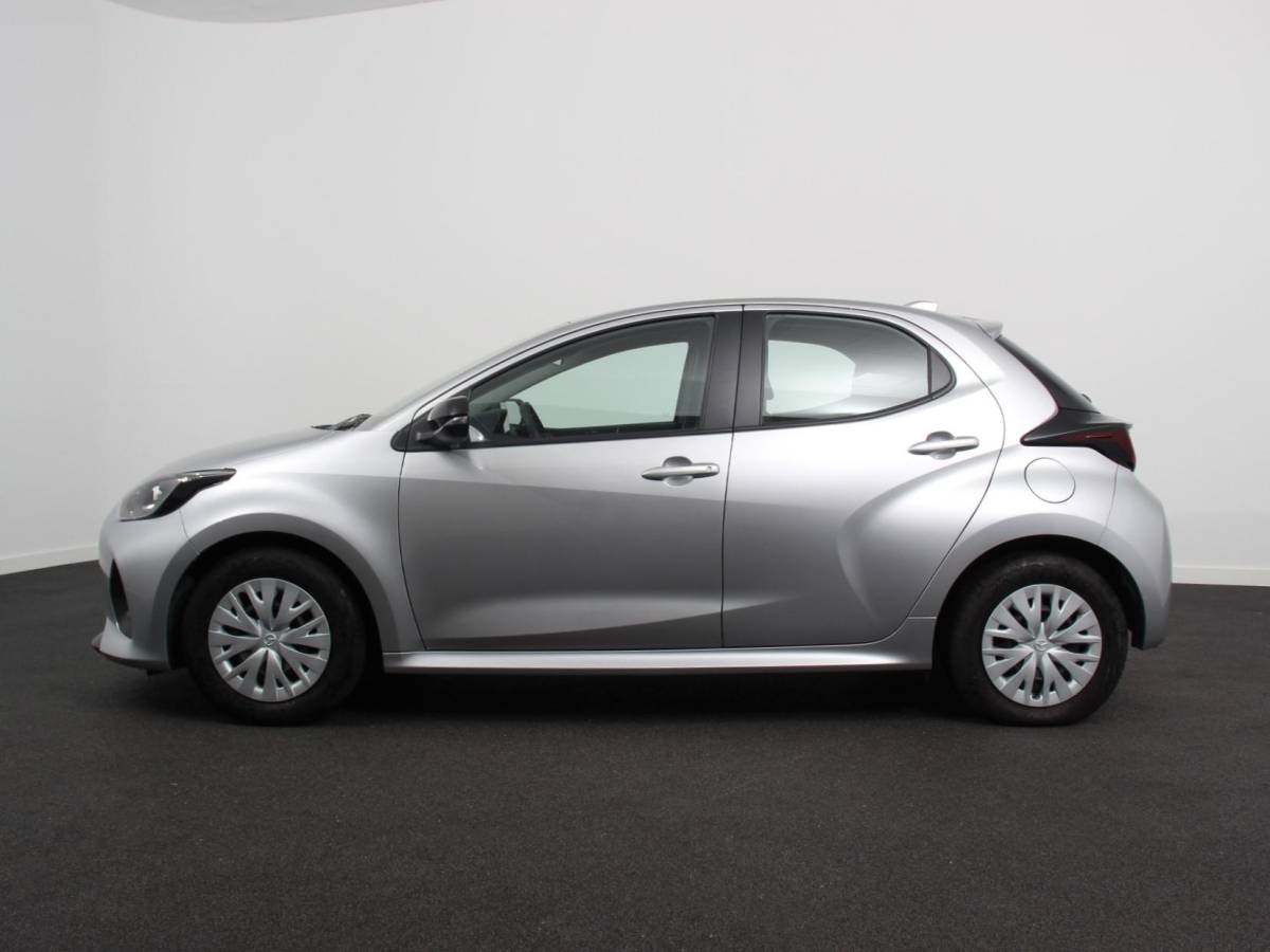 Mazda 2 Hybrid Mazda 2 Hybrid 1.5 Prime-line Airco Adaptieve cruise control Achteruitrijcamera Lane assist Radio Apple Carplay/ Android auto