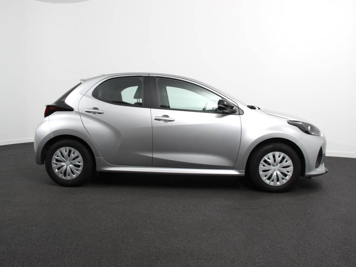 Mazda 2 Hybrid Mazda 2 Hybrid 1.5 Prime-line Airco Adaptieve cruise control Achteruitrijcamera Lane assist Radio Apple Carplay/ Android auto
