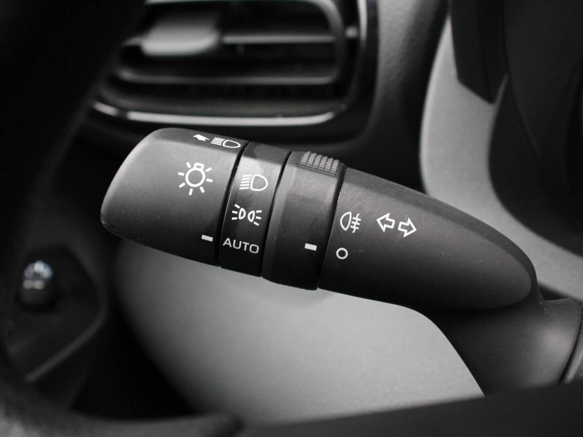 Mazda 2 Hybrid Mazda 2 Hybrid 1.5 Prime-line Airco Adaptieve cruise control Achteruitrijcamera Lane assist Radio Apple Carplay/ Android auto