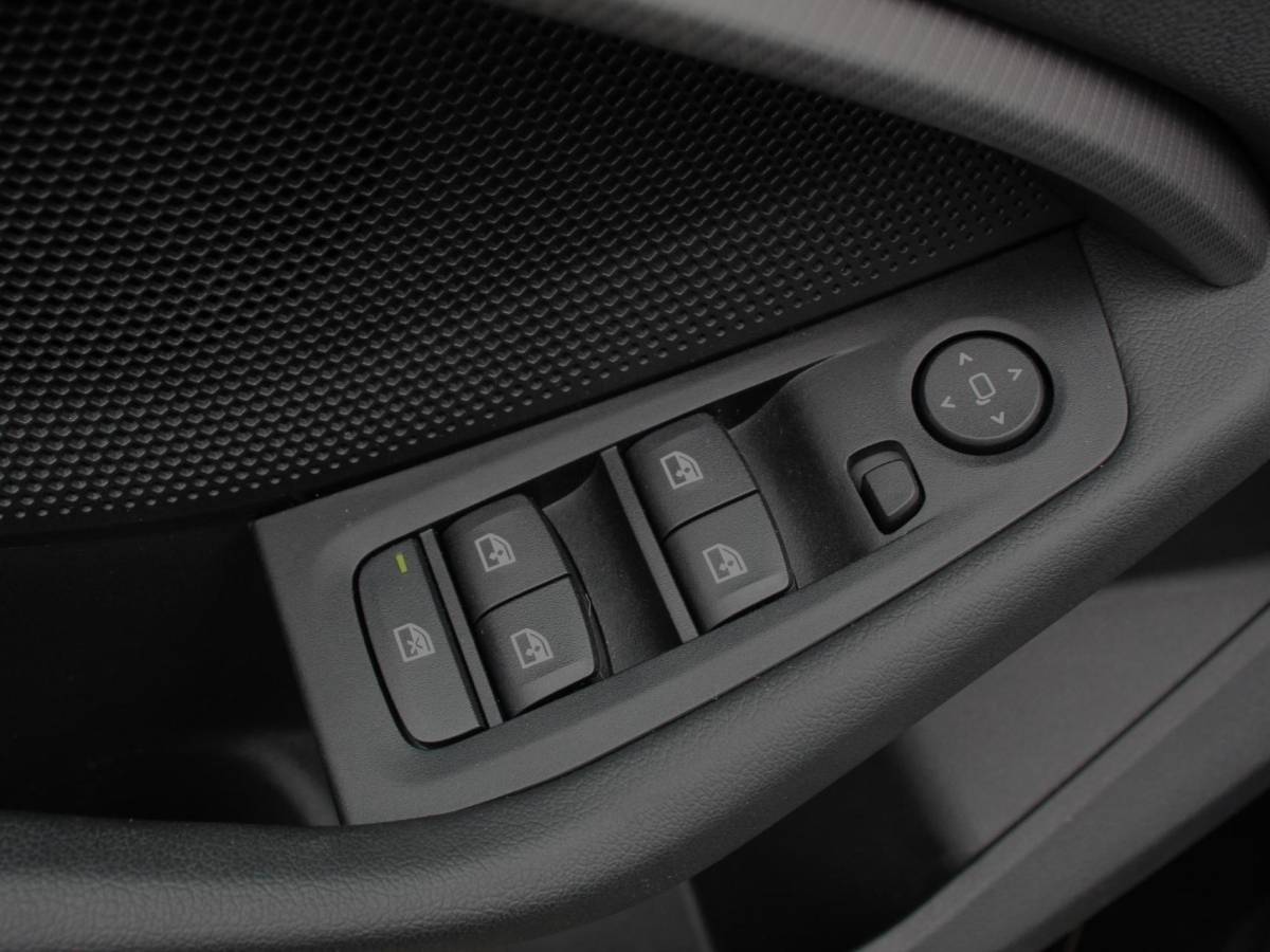 BMW 2 Serie BMW 2-serie Gran Coupé 218i Automaat Introduction Edition |  Panorama dak | Camera | Navigatie | Lichtmetalen velgen | Parkeer sensoren | Climate Control