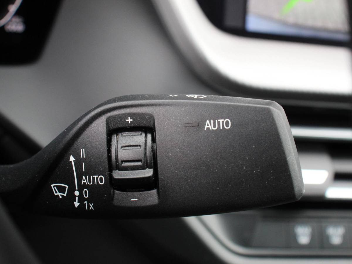 BMW 2 Serie BMW 2-serie Gran Coupé 218i Automaat Introduction Edition |  Panorama dak | Camera | Navigatie | Lichtmetalen velgen | Parkeer sensoren | Climate Control