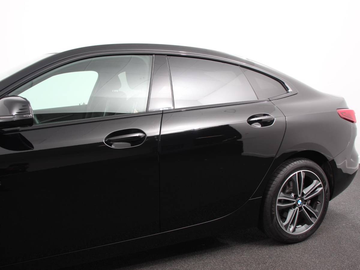 BMW 2 Serie BMW 2-serie Gran Coupé 218i Automaat Introduction Edition |  Panorama dak | Camera | Navigatie | Lichtmetalen velgen | Parkeer sensoren | Climate Control