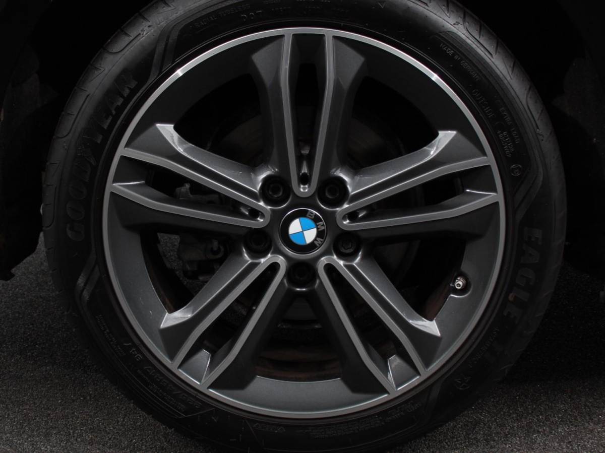 BMW 2 Serie BMW 2-serie Gran Coupé 218i Automaat Introduction Edition |  Panorama dak | Camera | Navigatie | Lichtmetalen velgen | Parkeer sensoren | Climate Control