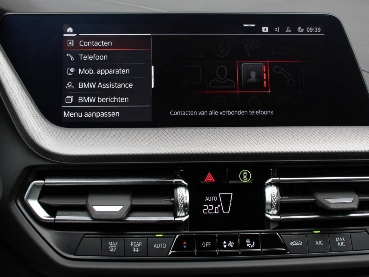 BMW 2 Serie BMW 2-serie Gran Coupé 218i Automaat Introduction Edition |  Panorama dak | Camera | Navigatie | Lichtmetalen velgen | Parkeer sensoren | Climate Control