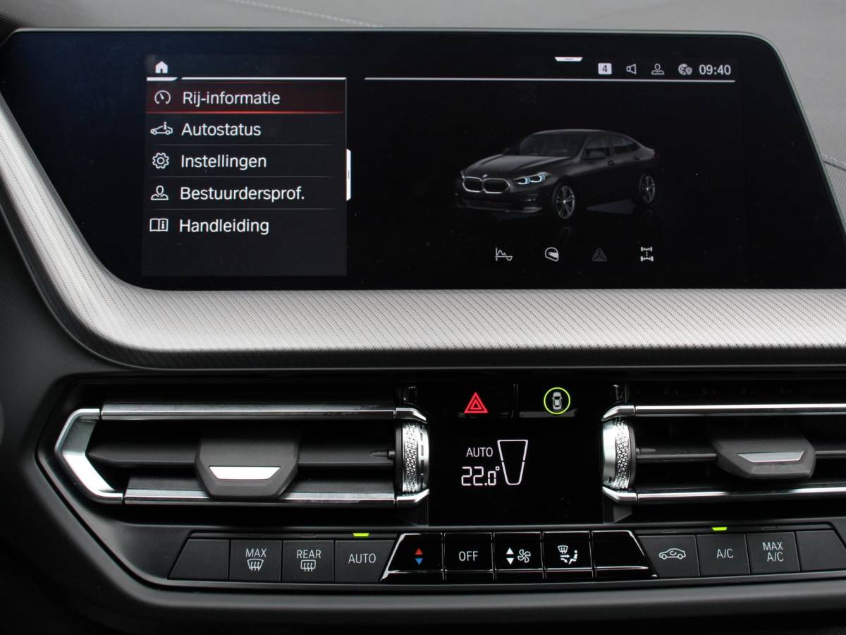 BMW 2 Serie BMW 2-serie Gran Coupé 218i Automaat Introduction Edition |  Panorama dak | Camera | Navigatie | Lichtmetalen velgen | Parkeer sensoren | Climate Control