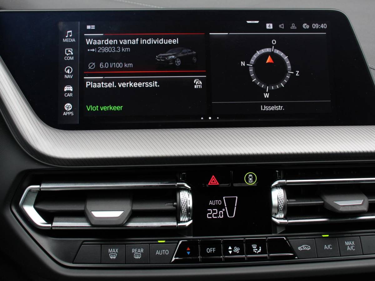 BMW 2 Serie BMW 2-serie Gran Coupé 218i Automaat Introduction Edition |  Panorama dak | Camera | Navigatie | Lichtmetalen velgen | Parkeer sensoren | Climate Control