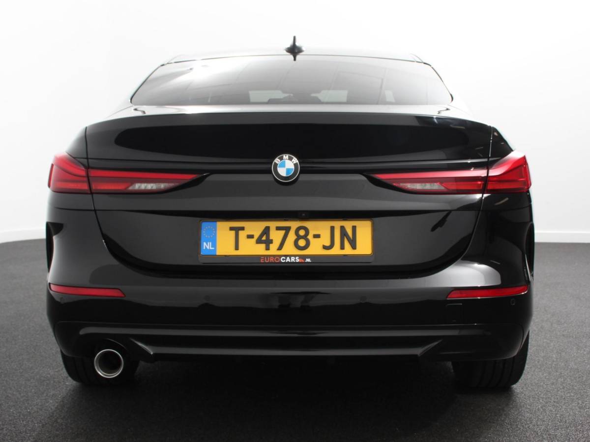 BMW 2 Serie BMW 2-serie Gran Coupé 218i Automaat Introduction Edition |  Panorama dak | Camera | Navigatie | Lichtmetalen velgen | Parkeer sensoren | Climate Control