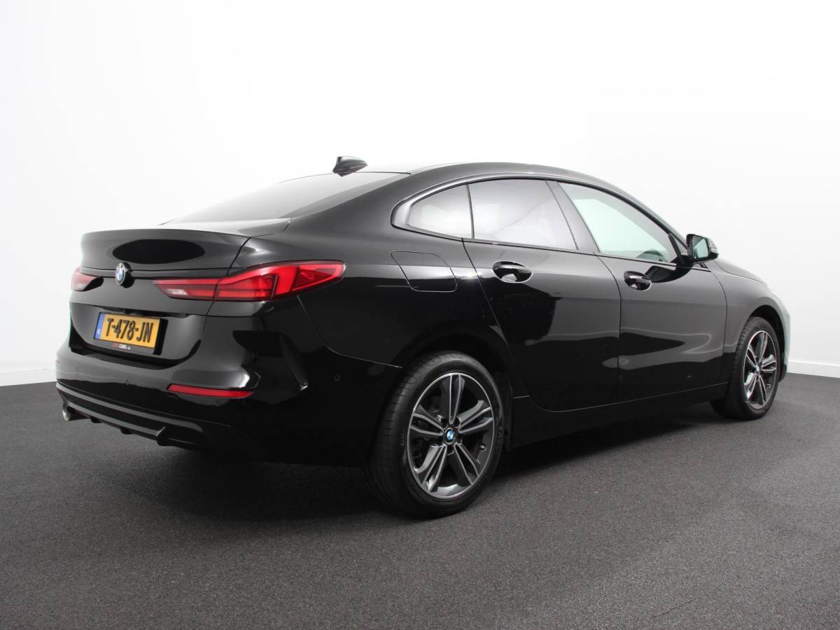 BMW 2 Serie BMW 2-serie Gran Coupé 218i Automaat Introduction Edition |  Panorama dak | Camera | Navigatie | Lichtmetalen velgen | Parkeer sensoren | Climate Control