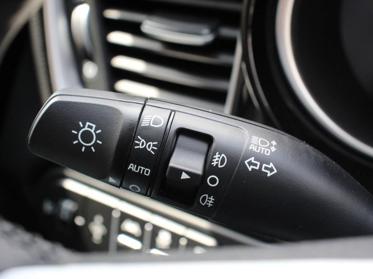 Kia Ceed Sportswagon Kia Ceed Sportswagon 1.6 GDI PHEV DynamicLine | Navigatie | Camera | Climate Control | Cruise control adaptive | Lane assist | Lichtmetalen Velgen | Stoelverwarming