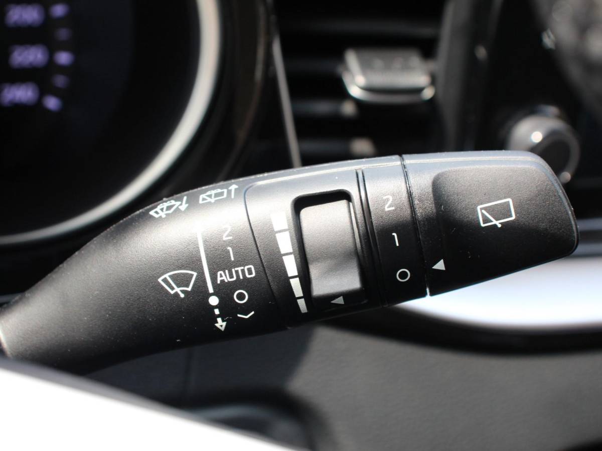 Kia Ceed Sportswagon Kia Ceed Sportswagon 1.6 GDI PHEV DynamicLine | Navigatie | Camera | Climate Control | Cruise control adaptive | Lane assist | Lichtmetalen Velgen | Stoelverwarming