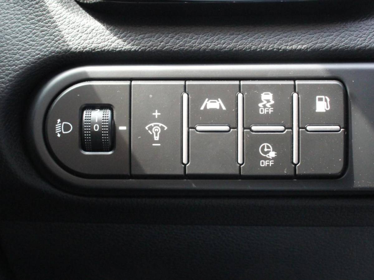 Kia Ceed Sportswagon Kia Ceed Sportswagon 1.6 GDI PHEV DynamicLine | Navigatie | Camera | Climate Control | Cruise control adaptive | Lane assist | Lichtmetalen Velgen | Stoelverwarming