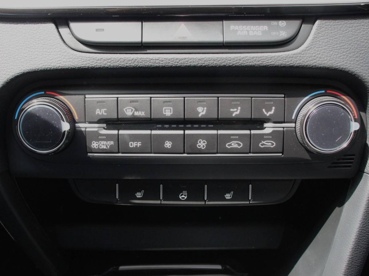 Kia Ceed Sportswagon Kia Ceed Sportswagon 1.6 GDI PHEV DynamicLine | Navigatie | Camera | Climate Control | Cruise control adaptive | Lane assist | Lichtmetalen Velgen | Stoelverwarming