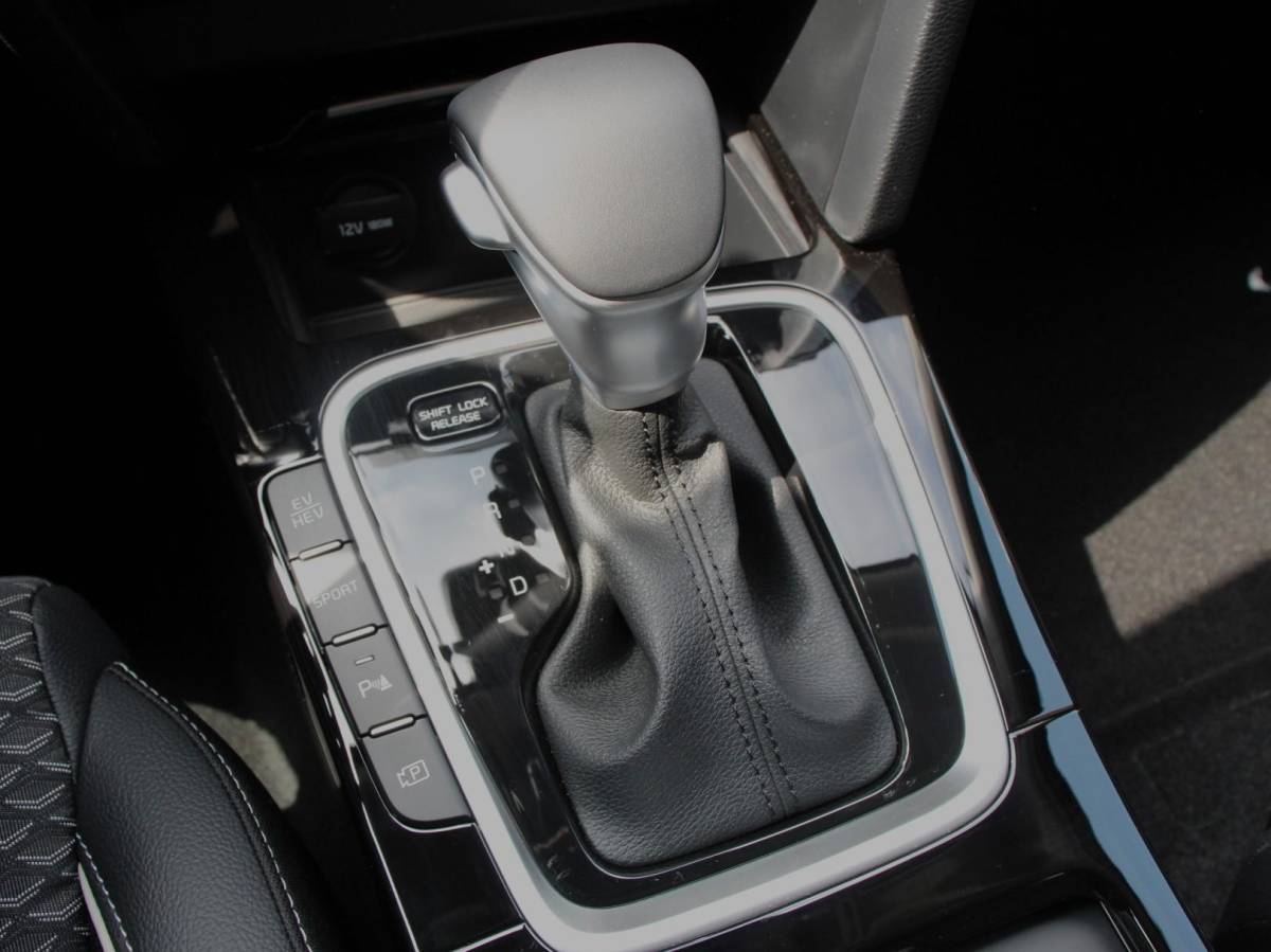 Kia Ceed Sportswagon Kia Ceed Sportswagon 1.6 GDI PHEV DynamicLine | Navigatie | Camera | Climate Control | Cruise control adaptive | Lane assist | Lichtmetalen Velgen | Stoelverwarming