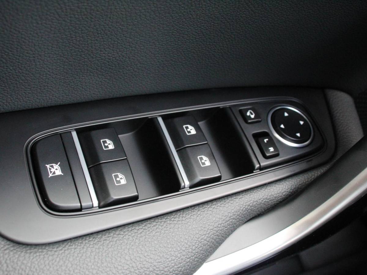 Kia Ceed Sportswagon Kia Ceed Sportswagon 1.6 GDI PHEV DynamicLine | Navigatie | Camera | Climate Control | Cruise control adaptive | Lane assist | Lichtmetalen Velgen | Stoelverwarming