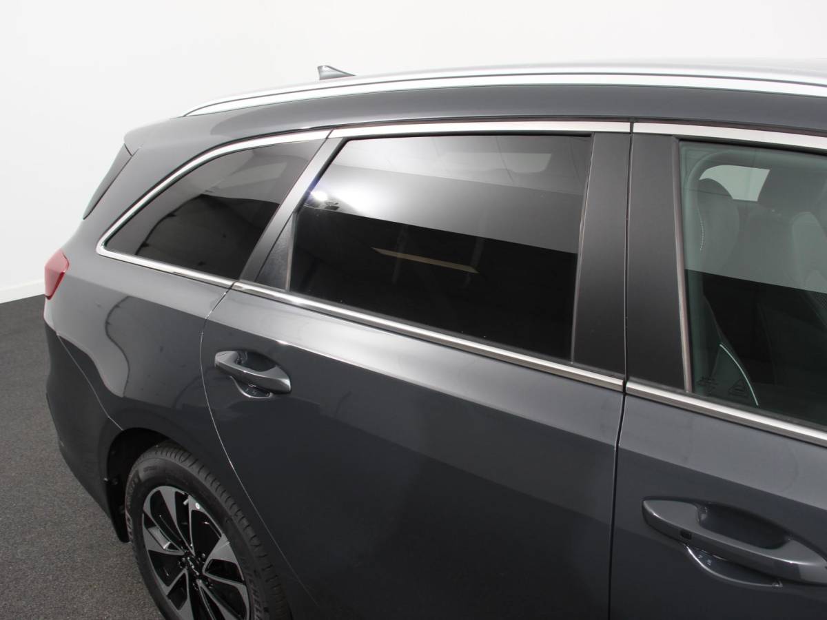 Kia Ceed Sportswagon Kia Ceed Sportswagon 1.6 GDI PHEV DynamicLine | Navigatie | Camera | Climate Control | Cruise control adaptive | Lane assist | Lichtmetalen Velgen | Stoelverwarming