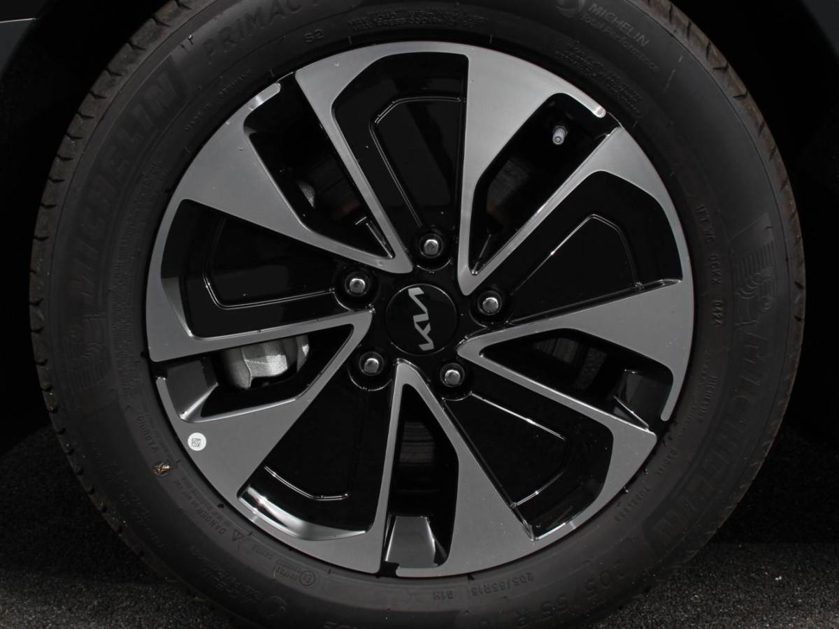 Kia Ceed Sportswagon Kia Ceed Sportswagon 1.6 GDI PHEV DynamicLine | Navigatie | Camera | Climate Control | Cruise control adaptive | Lane assist | Lichtmetalen Velgen | Stoelverwarming