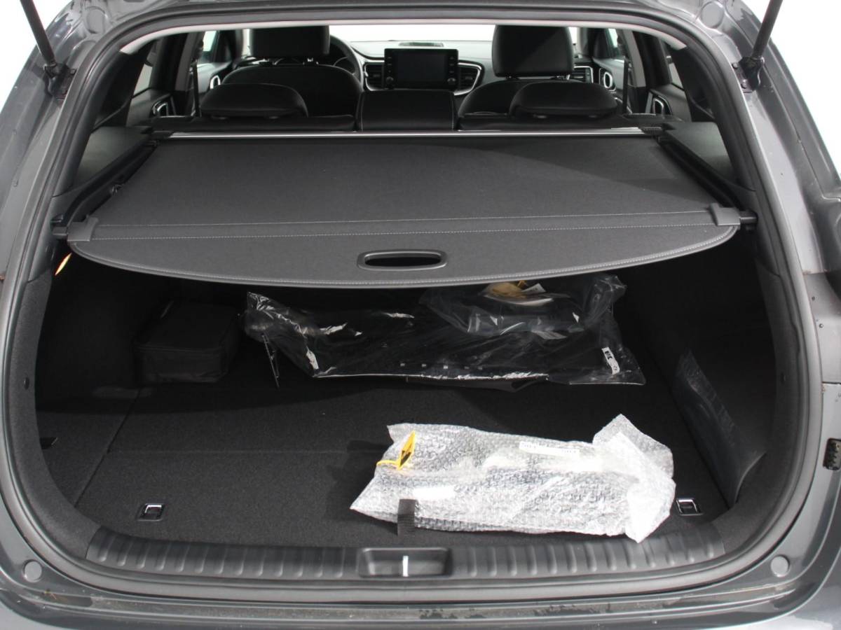 Kia Ceed Sportswagon Kia Ceed Sportswagon 1.6 GDI PHEV DynamicLine | Navigatie | Camera | Climate Control | Cruise control adaptive | Lane assist | Lichtmetalen Velgen | Stoelverwarming