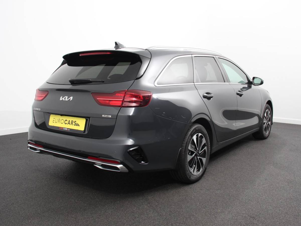 Kia Ceed Sportswagon Kia Ceed Sportswagon 1.6 GDI PHEV DynamicLine | Navigatie | Camera | Climate Control | Cruise control adaptive | Lane assist | Lichtmetalen Velgen | Stoelverwarming