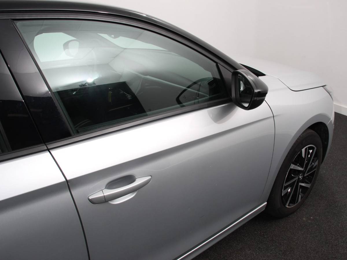 Opel Corsa Opel Corsa 1.2 Turbo 100pk Automaat GS | Navigatie | Apple Carplay/Android Auto | Digitale Cockpit | Camera | Parkeer sensoren | Airco |