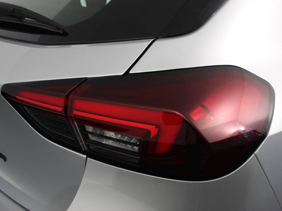 Opel Corsa Opel Corsa 1.2 Turbo 100pk Automaat GS | Navigatie | Apple Carplay/Android Auto | Digitale Cockpit | Camera | Parkeer sensoren | Airco |