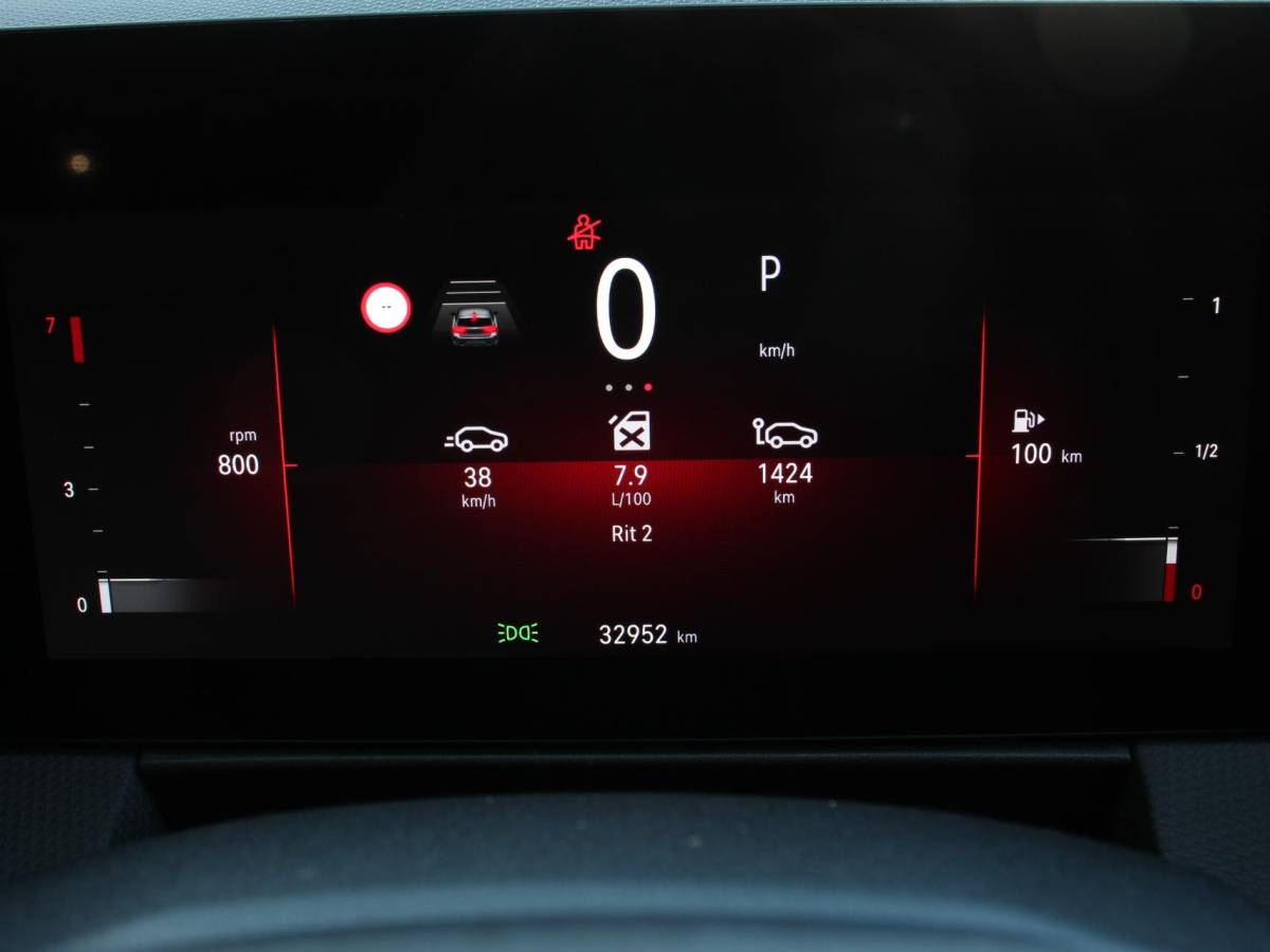 Opel Astra Opel Astra Sports Tourer 1.2 Turbo GS Climate control Cruise control Parkeersensoren Achteruitrij camera Navigatie LED Apple Carplay/ Andriod Auto
