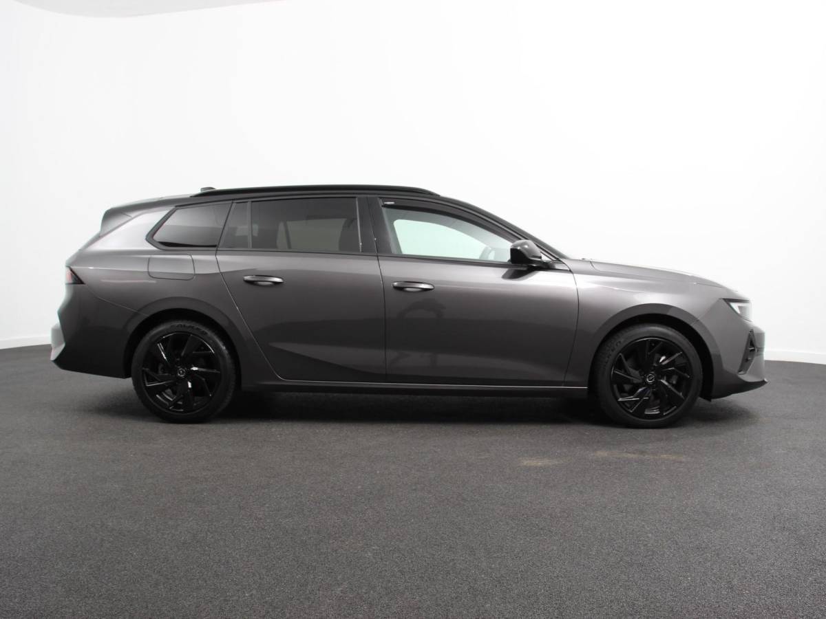 Opel Astra Opel Astra Sports Tourer 1.2 Turbo GS Climate control Cruise control Parkeersensoren Achteruitrij camera Navigatie LED Apple Carplay/ Andriod Auto