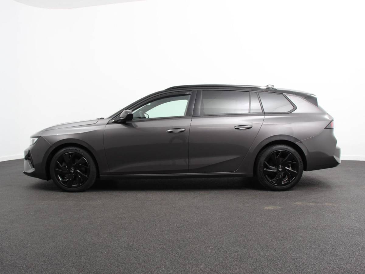 Opel Astra Opel Astra Sports Tourer 1.2 Turbo GS Climate control Cruise control Parkeersensoren Achteruitrij camera Navigatie LED Apple Carplay/ Andriod Auto
