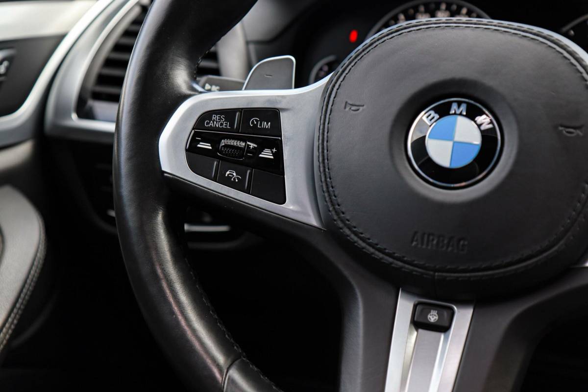 BMW X3 BMW X3 xDrive20i M-Sport M-Pakket /PANODAK/ACC/CAMERA/CARPLAY/KEYLESS/HUD/TREKHAAK/STOELVERW V+A!