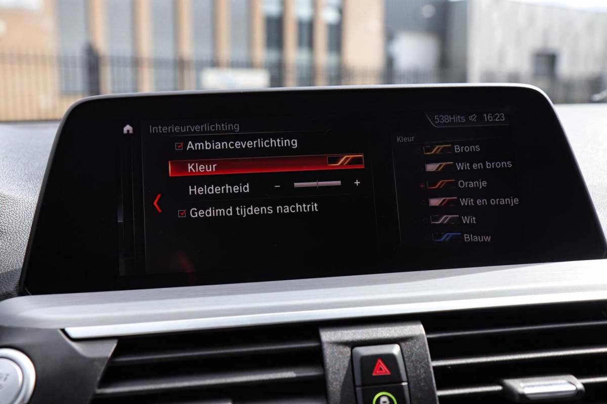 BMW X3 BMW X3 xDrive20i M-Sport M-Pakket /PANODAK/ACC/CAMERA/CARPLAY/KEYLESS/HUD/TREKHAAK/STOELVERW V+A!